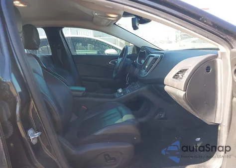 2017 Chrysler 200 Limited Platinum из США, поврежденный, VIN 1C3CCCAB3HN511792